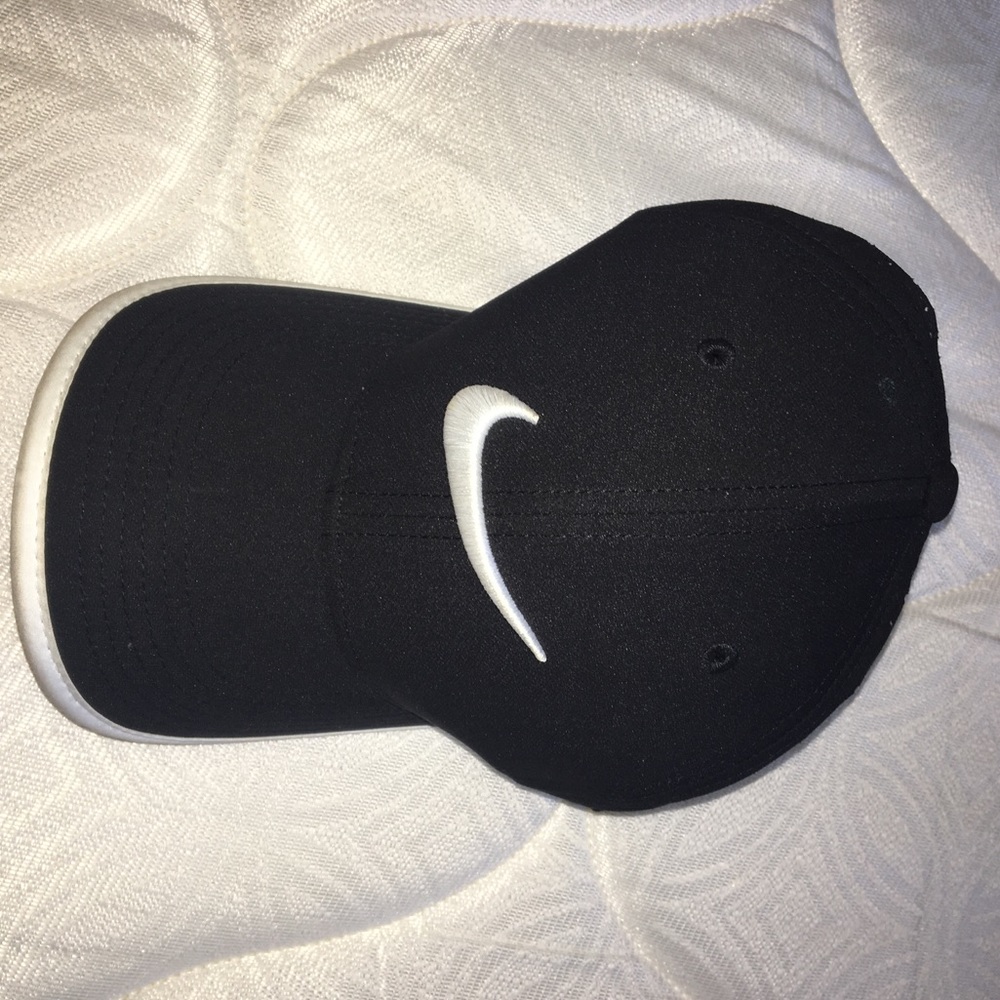 Nike hat - Picture 2 of 5